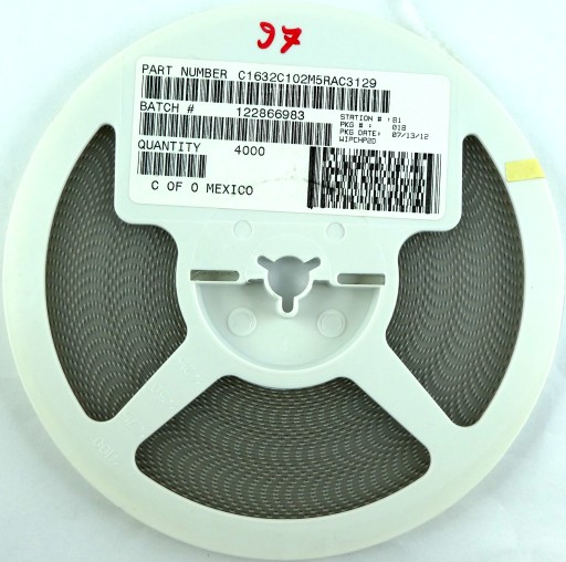 SMD/SMT kondenzátorový rebrík 1nF 50V 100 ks