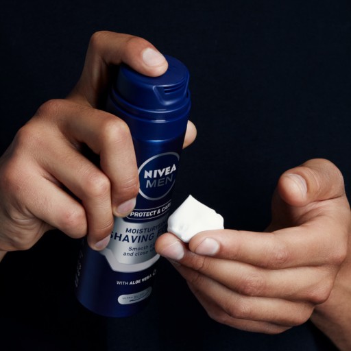 Nivea Men Protect & Care ochranná pena na holenie 200 ml