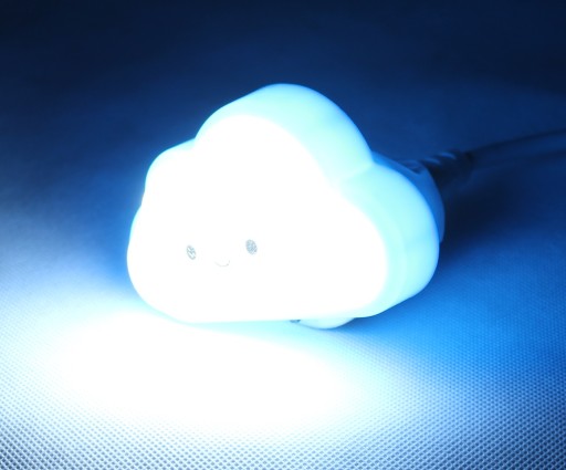CLOUD LED nočná lampa pre zásuvkový kontakt