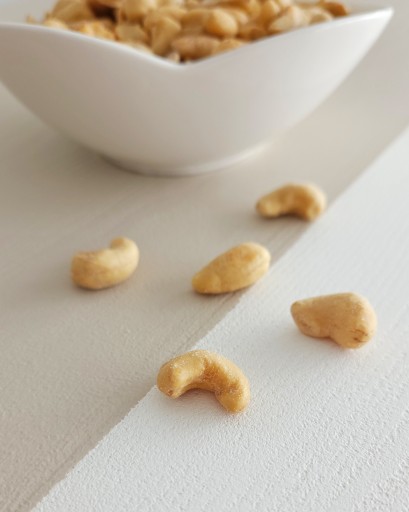 Kešu oriešky pečené so soľou 250g KEŠU ORIEŠKY Slaná chrumkavá SNACK