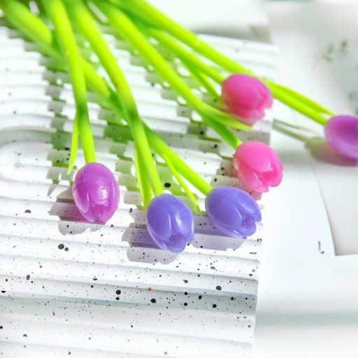 DARČEK KU DŇU ŽENY GUĽOVÝ TULIPÁN FARBA MENÍ KVET KVET