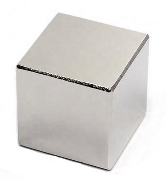 Neodymový magnet 10X10X4 mm tyčový tanier N42