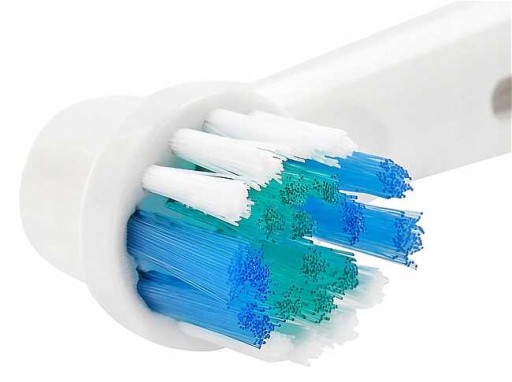 8x NÁHRADNÁ HLAVICE KEFEK ORAL-B FLEXI, BIELA