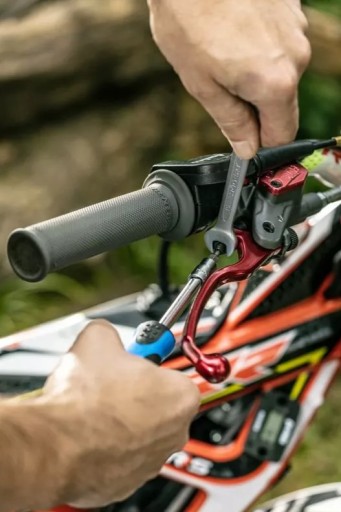 HOGERT Kombinovaný kľúč z CrV ocele, 24 mm, DIN 3113 HT1W424