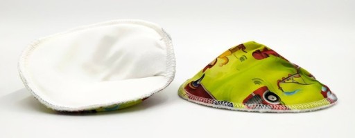 Opätovne použiteľné tvarované podložky na dojčenie