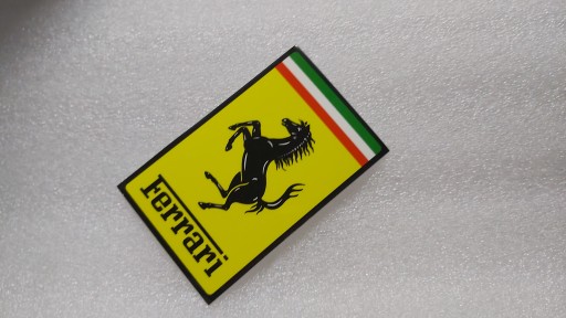 NÁLEPKA S LOGOM FERRARI 5,4 x 8,5 cm