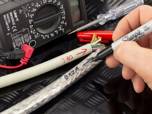 SHARPIE Elektrikárska značka na 2mm káble, ČIERNA