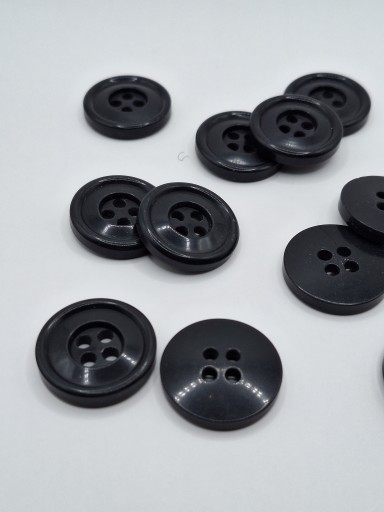 Plastový gombík, námornícka modrá, klasický, 4 dierky, 23 mm, 3 kusy