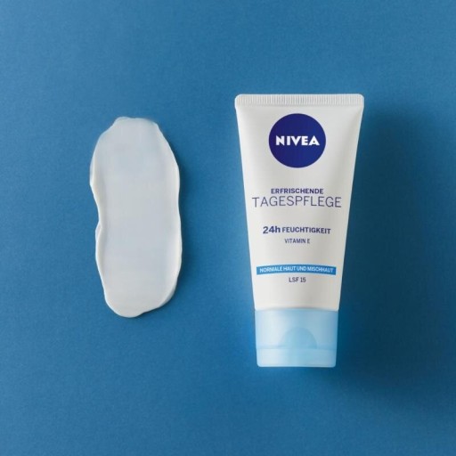 NIVEA 24H hydratačný osviežujúci denný krém SPF15 50 ml