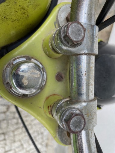 Skrutka hrebeňa riadenia M5 Romet Motorynka