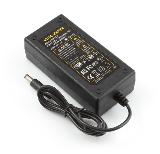 NAPÁJACÍ ZDROJ 12V 36W 3A STOLNÝ PRE LED PÚHY