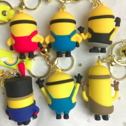 PRSTEŇ NA KĽÚČE MINIONS KRÁSNY KAŽDÝ DEŇ 20CM KEVIN BOB GRU PRÍvesok