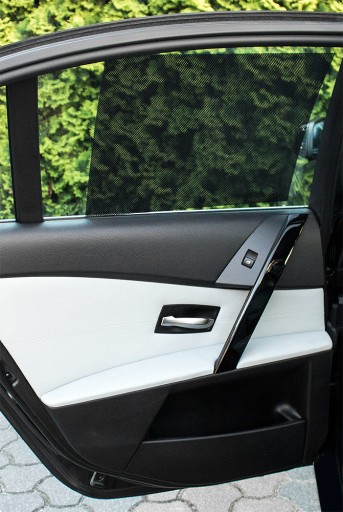 STATICKÁ SLNEČNÁ FÓLIA NA AUTO, NANÁŠENÁ, ČIERNA, ZATMAVUJÚCA