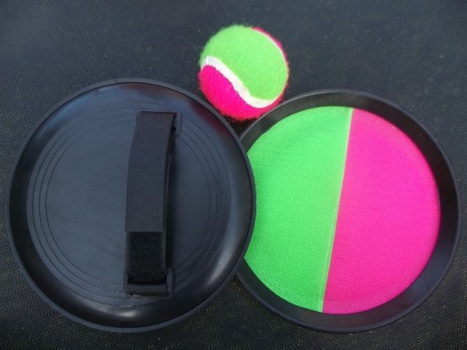 ZRUČNOSTNÁ HRA CHYŤTE LOPTU NA VELCRO 19cm.