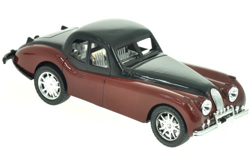 AUTO RETRO KUPÉ PAMIATKOVÉ VOZIDLO S POHONOM 18 CM