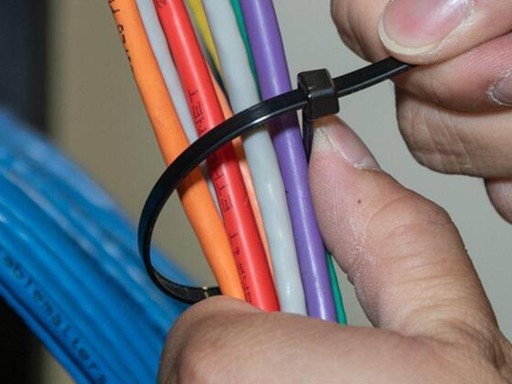 KABELOVÉ VIAZAČKY PRE KÁBLOVÉ Zipsy KABELOVÉ VIAZAČKY KABELOVÉ VIAZAČKY 300x3,6 MM 100KS