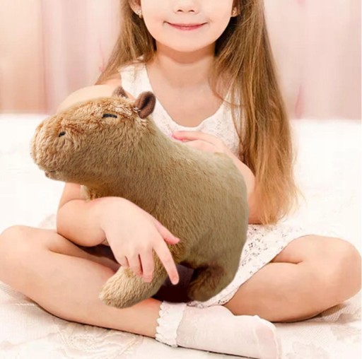 MASKOT CAPYBARA PRE DETI ROZTOMNÝ PLYŠOVÝ VANKÚŠ NA MAJLENIE 20 CM HIT