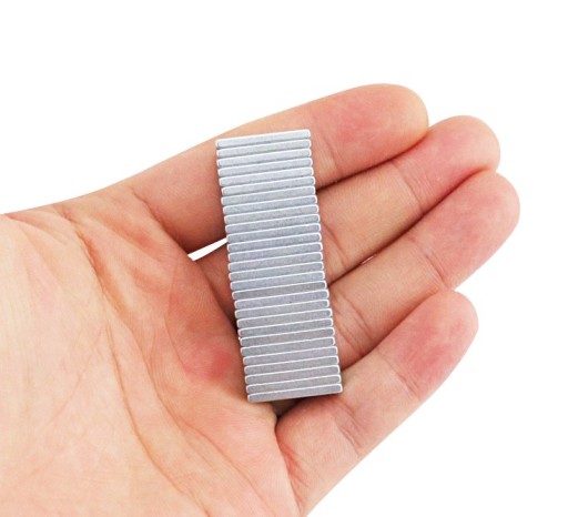 M4 SILNÉ NEODYMIOVÉ MAGNETY 10 ks 10x5x2 mm