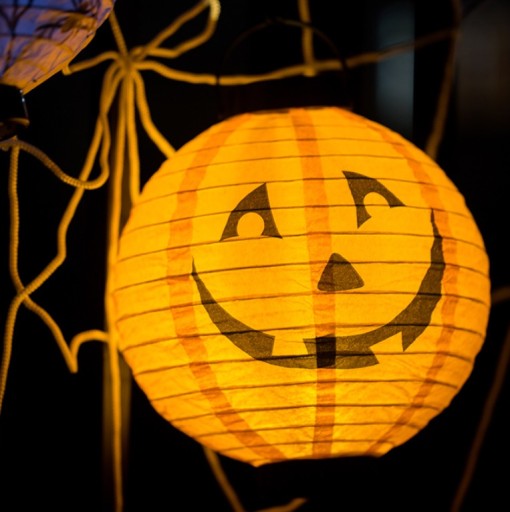 Svietiaci pavúk LED lampáš Halloween dekorácie