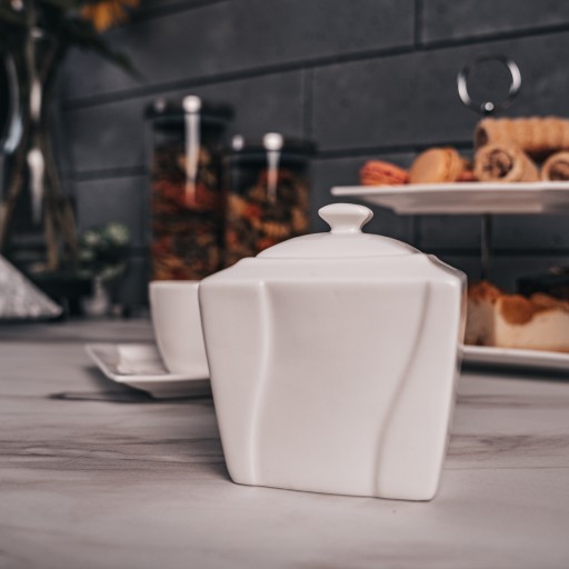 BIELA PORCELÁNOVÁ MISKA NA CUKOR S viečkom VIVA CUKOR
