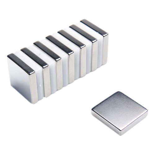 Neodymový tanierový magnet MPŁ 25x25x5 N38
