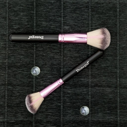 Donegal Štetec na make-up na nanášanie sypkých a minerálnych púdrov a líceniek