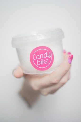 PLÁVAJÚCI SUGAR od Candy Bike WHITE v hrnčeku, 280 ml