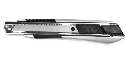 Nôž na tapety so zlomenou čepeľou METAL TRP 18 mm
