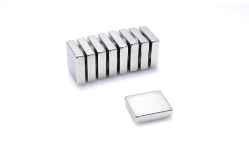 Neodymový tanierový magnet MPŁ 20x18x5 N38