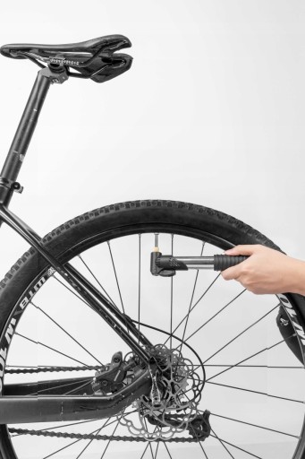 SILNÁ MINI TELESKOPICKÁ PUMPA NA BICYKEL NA RÁM