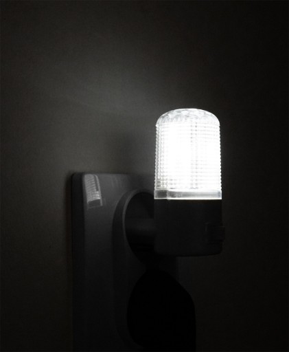 Diskrétna 3 LED KONTAKTNÁ NOČNÁ LAMPA, biela
