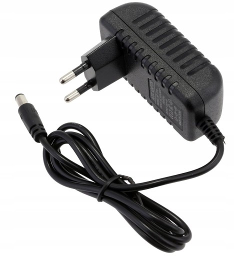 ZÁSUVNÝ ZDROJ 12V 2A DC ZÁSTRČKA 2.1/5.5 240V UNIVERZÁLNA 1M