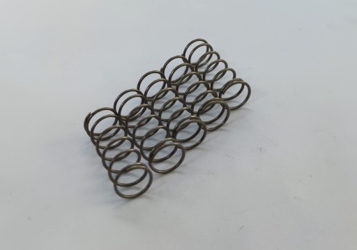 Sada tlačných pružín z nehrdzavejúcej ocele 0,8 mm x 9,7 x 26
