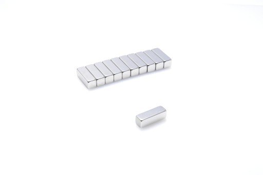 Neodymový tanierový magnet MPŁ 15x5x5 N38