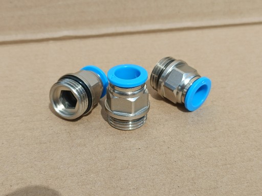 Priamy zásuvný pneumatický konektor fi 12mm závit 1/2
