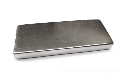 NEODYMIOVÝ MAGNET 40x15x2 mm 1 ks