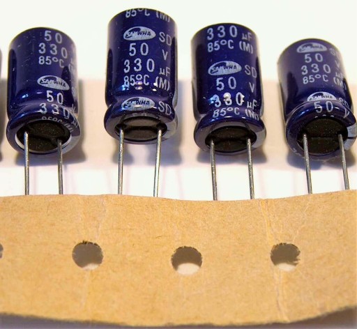 Kondenzátor 330uF 50V 10x17 Samwha 1 ks.