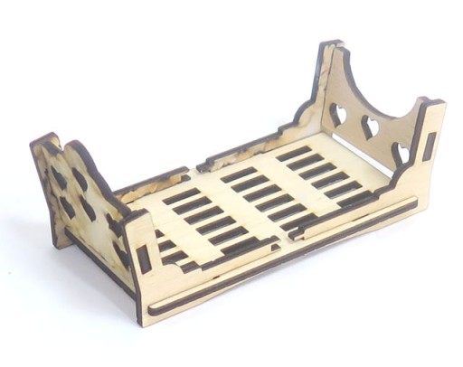 DEKOR MINIATÚRA POSTEĽ 55x115x60mm DQ21