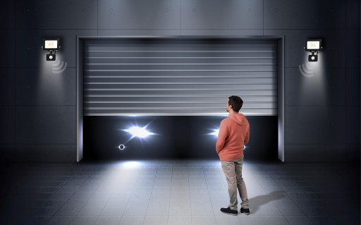 Halogénový LED reflektor 10W 900lm 2v1 s možnosťou pripojenia PIR senzora