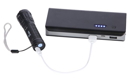 Veľmi výkonná LED VRECKOVÁ baterka, dobíjacie USB mini malé