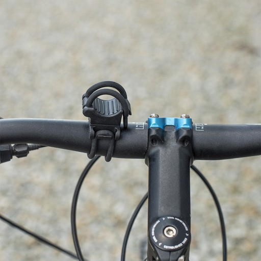 Univerzálny držiak na bicykel pre baterku na bicykel