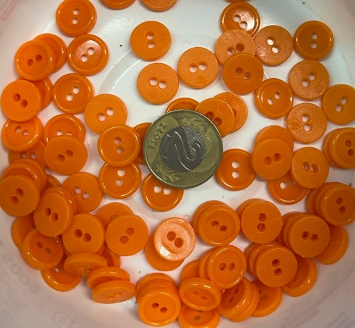 Malé gombíky, 50 kusov, béžová matná