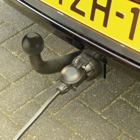 CarPoint 7-kolíková plastová zásuvka pre obytný príves