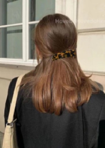SPONA VLASOVÁ ČIAPKA LEOPHER, ELEGANTNÁ DEKORÁCIA