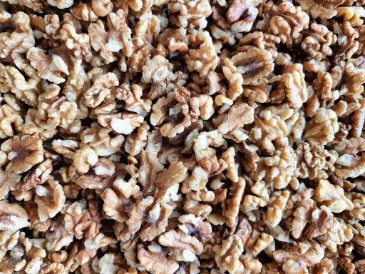 POLOVIKY VLAŠSKÝCH ORECHOV 0,5KG 500g