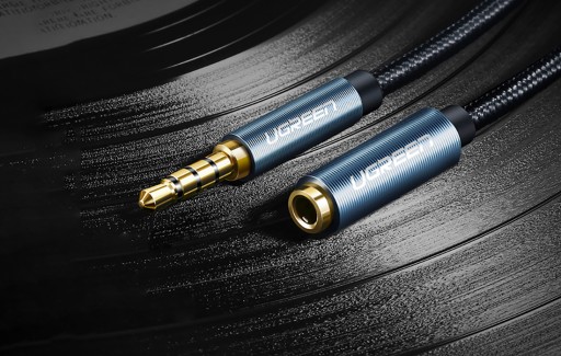 UGREEN ADAPTÉR PREdlžovacieho káblu AUDIO AUX MINIJACK 3,5MM 1,5M