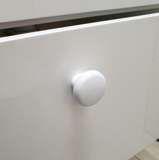 Nábytková kľučka G1 Gombík 34mm Matt White + skrutky