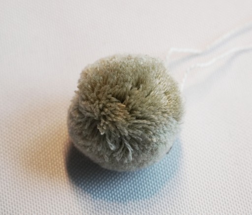 MG Pompon 4,5 cm Guľa 100% Akryl svetlý OLIVOVÝ