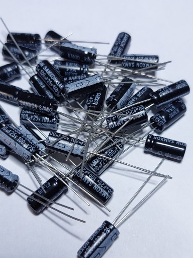 SAMXON kondenzátor 100 uF/25V 10 KS