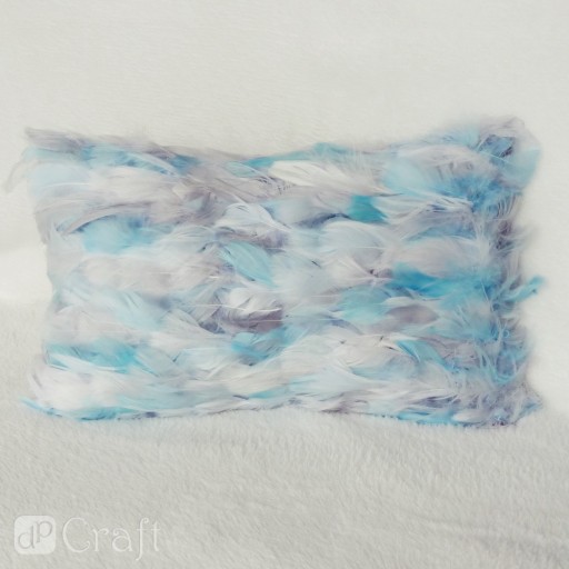 Ozdobné pierka - biele, 10 g